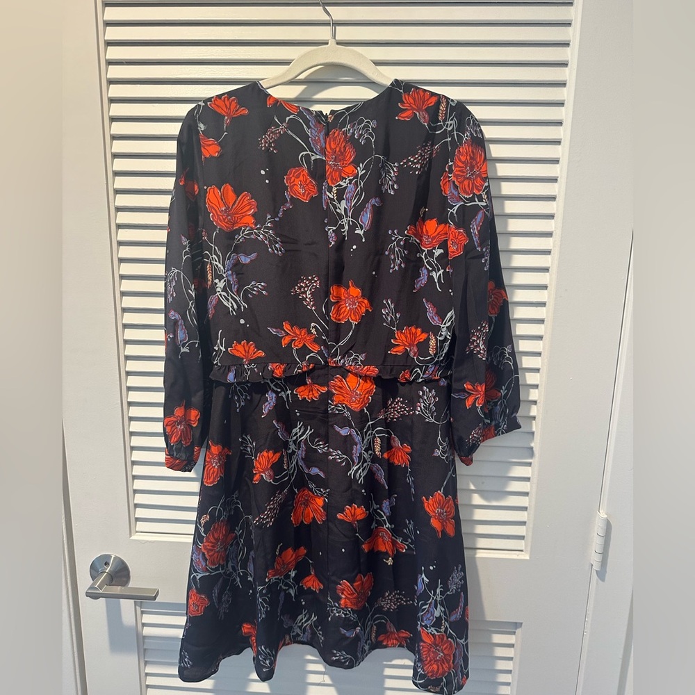 Madewell floral dress, quarter sleeve, with buttons and ruffle, navy blue